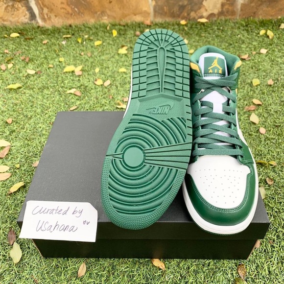 Men’s Nike Air Jordan 1 mid white green shoes - Picture 3 of 4